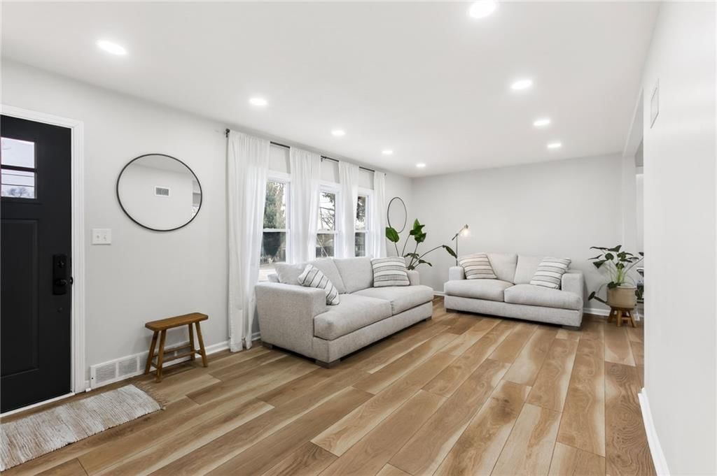 5117 Woodson Road — photo 3