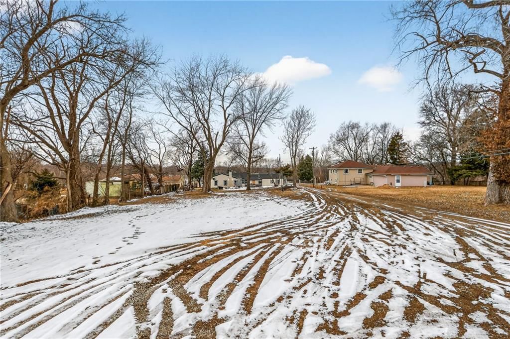5117 Woodson Road — photo 46