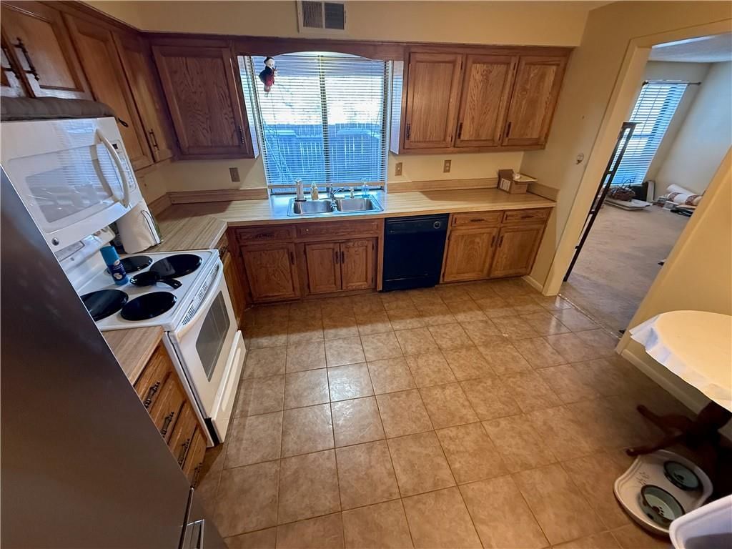 12604 W 110th Terrace — photo 9