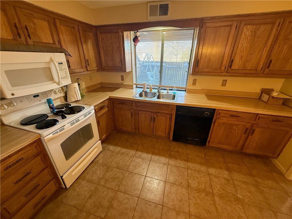 12604 W 110th Terrace — photo 11