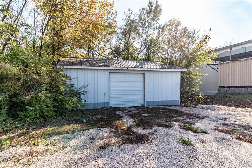 420 E Young Avenue — photo 9