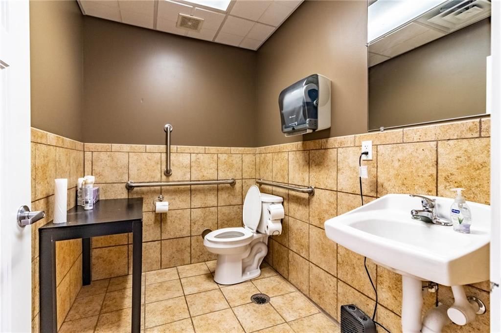 420 E Young Avenue — photo 21