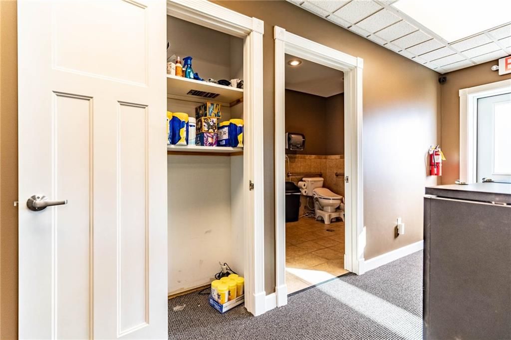 420 E Young Avenue — photo 30