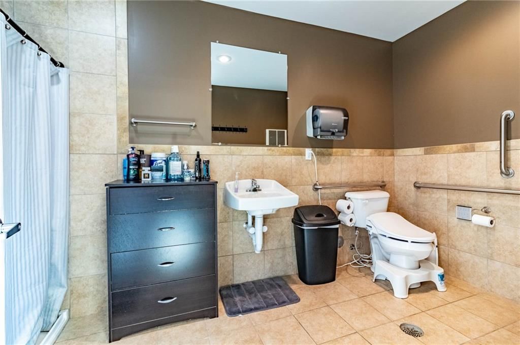 420 E Young Avenue — photo 31