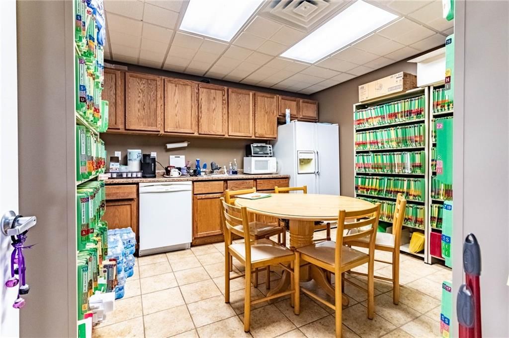 420 E Young Avenue — photo 41