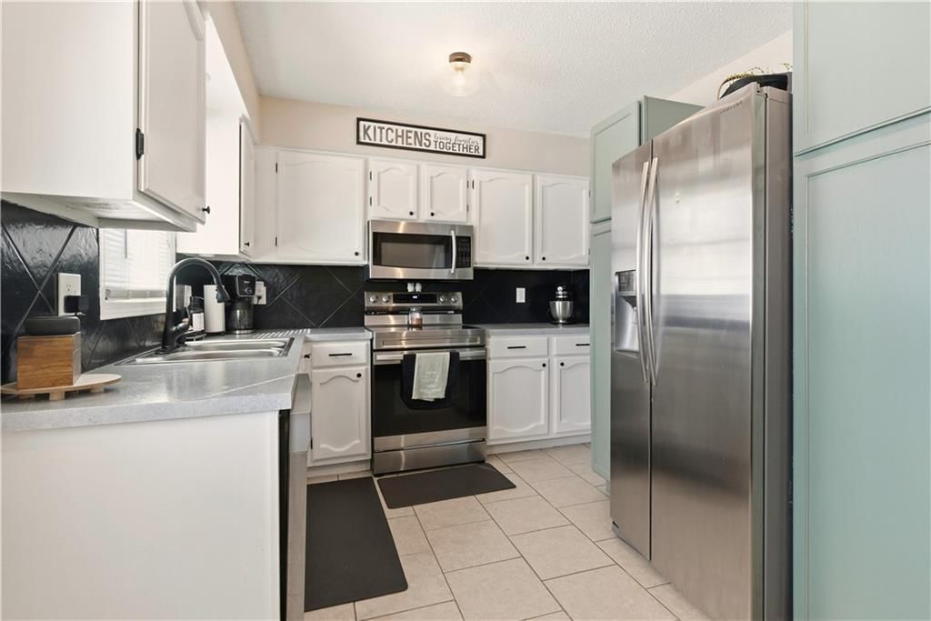 1610 SE Camelot Court — photo 11