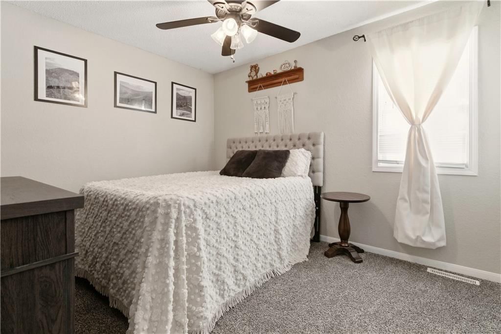 1610 SE Camelot Court — photo 19