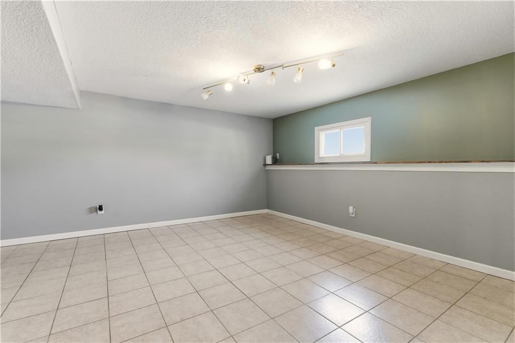 1610 SE Camelot Court — photo 26