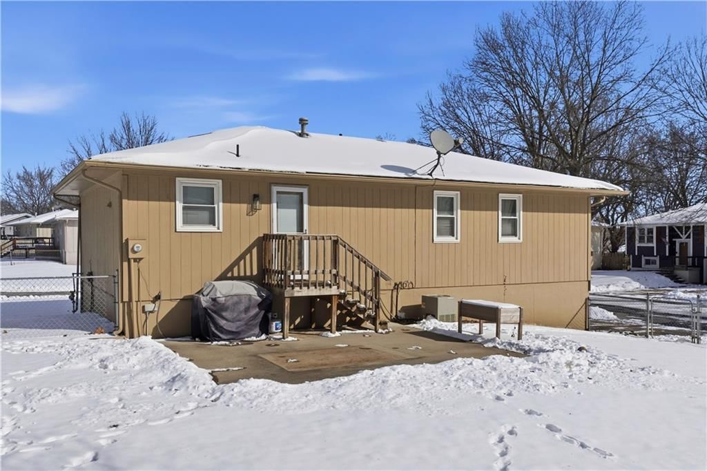 1610 SE Camelot Court — photo 29