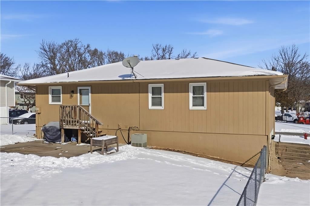 1610 SE Camelot Court — photo 30