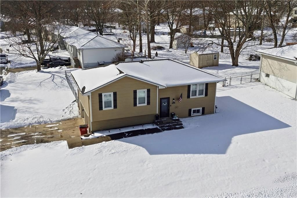 1610 SE Camelot Court — photo 33