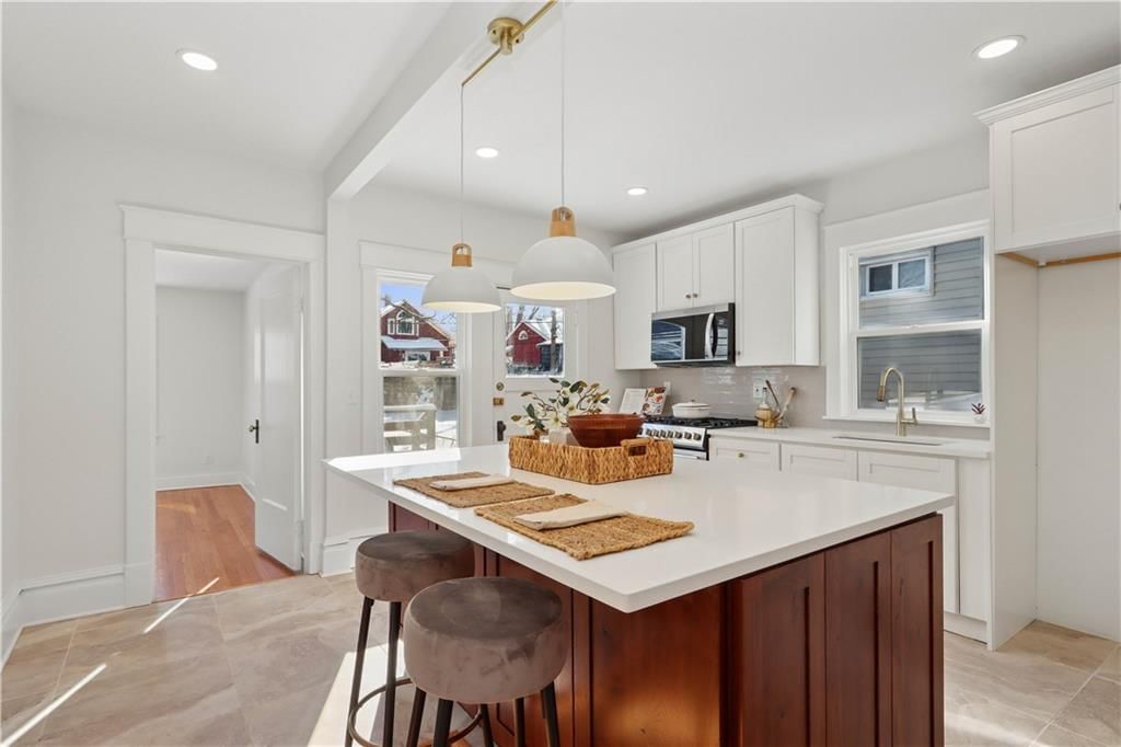 829 W 39th Terrace — photo 8