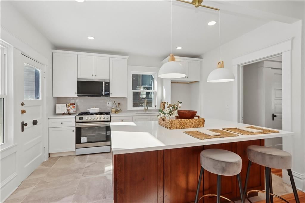 829 W 39th Terrace — photo 9