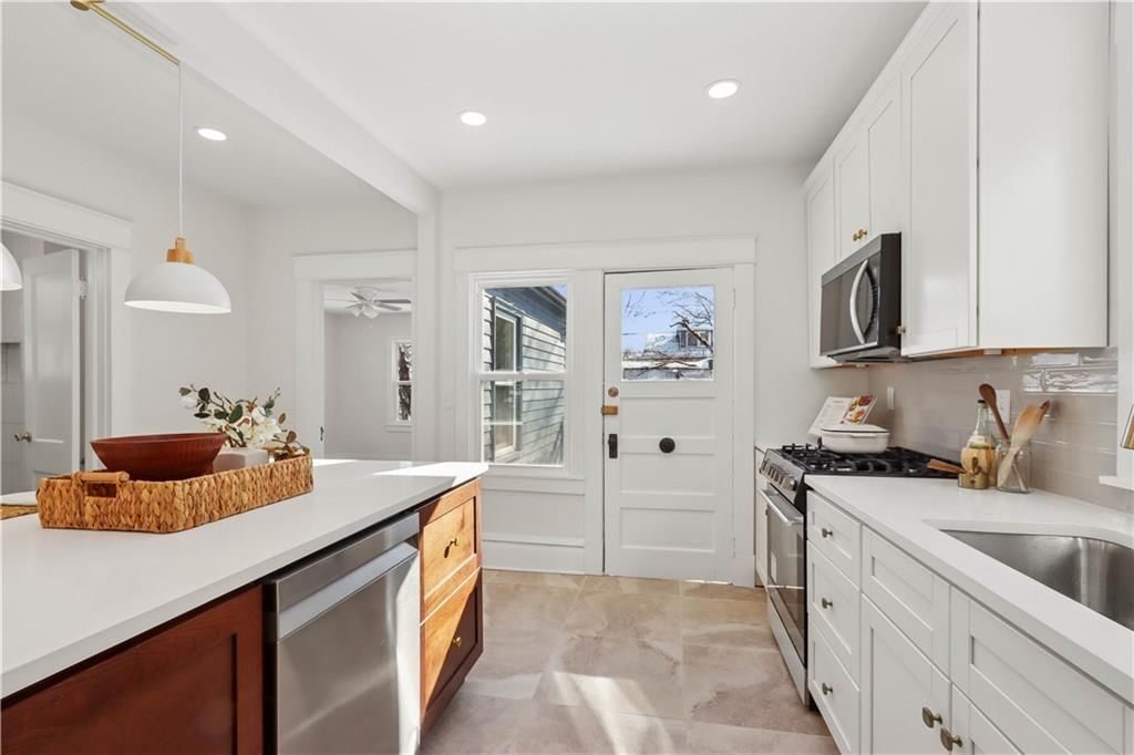 829 W 39th Terrace — photo 10
