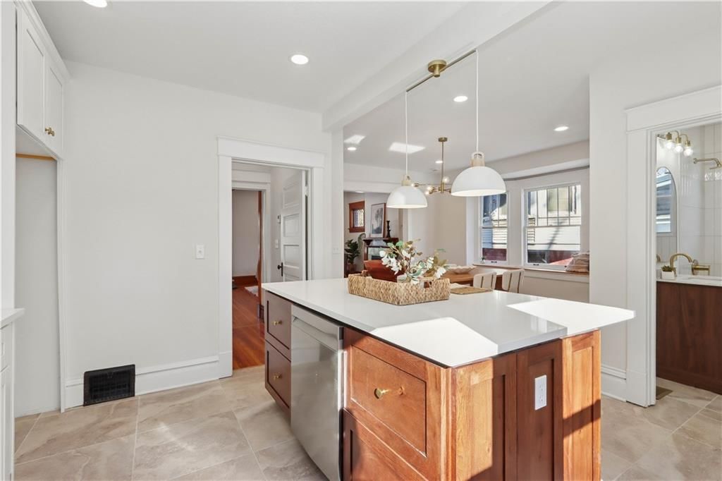 829 W 39th Terrace — photo 11