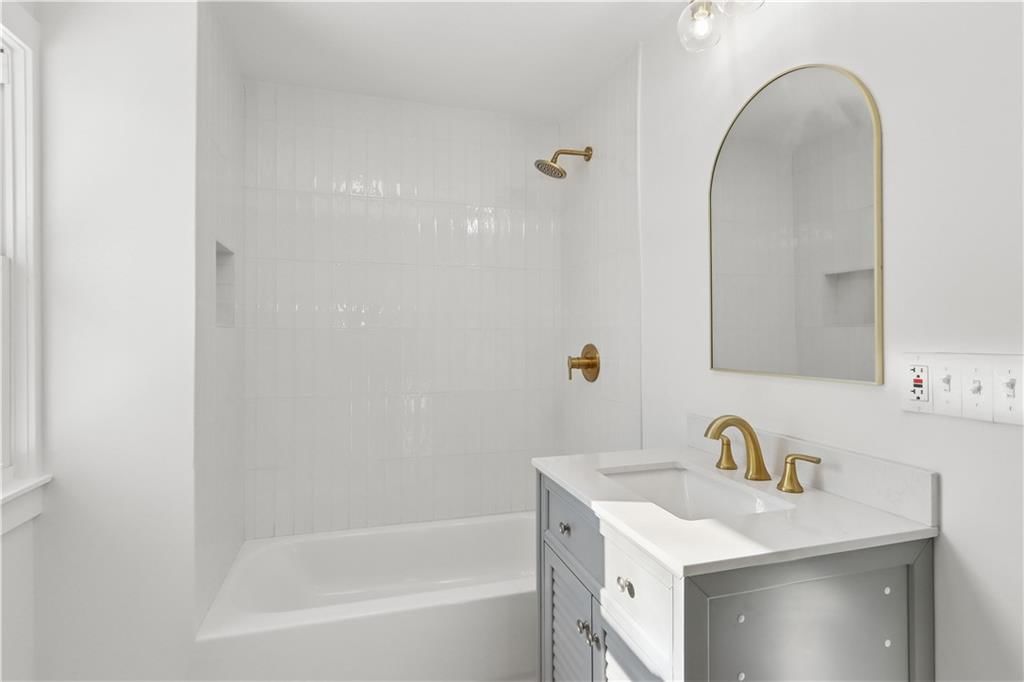829 W 39th Terrace — photo 20