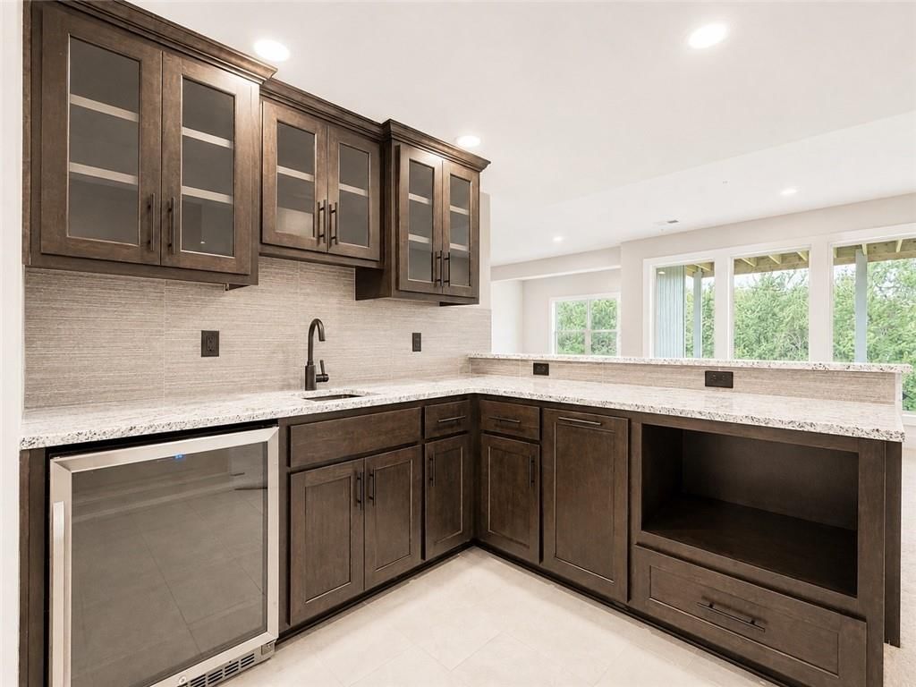 Photo 33 of 48 - 8004 Round Prairie Street, Shawnee, KS 66220