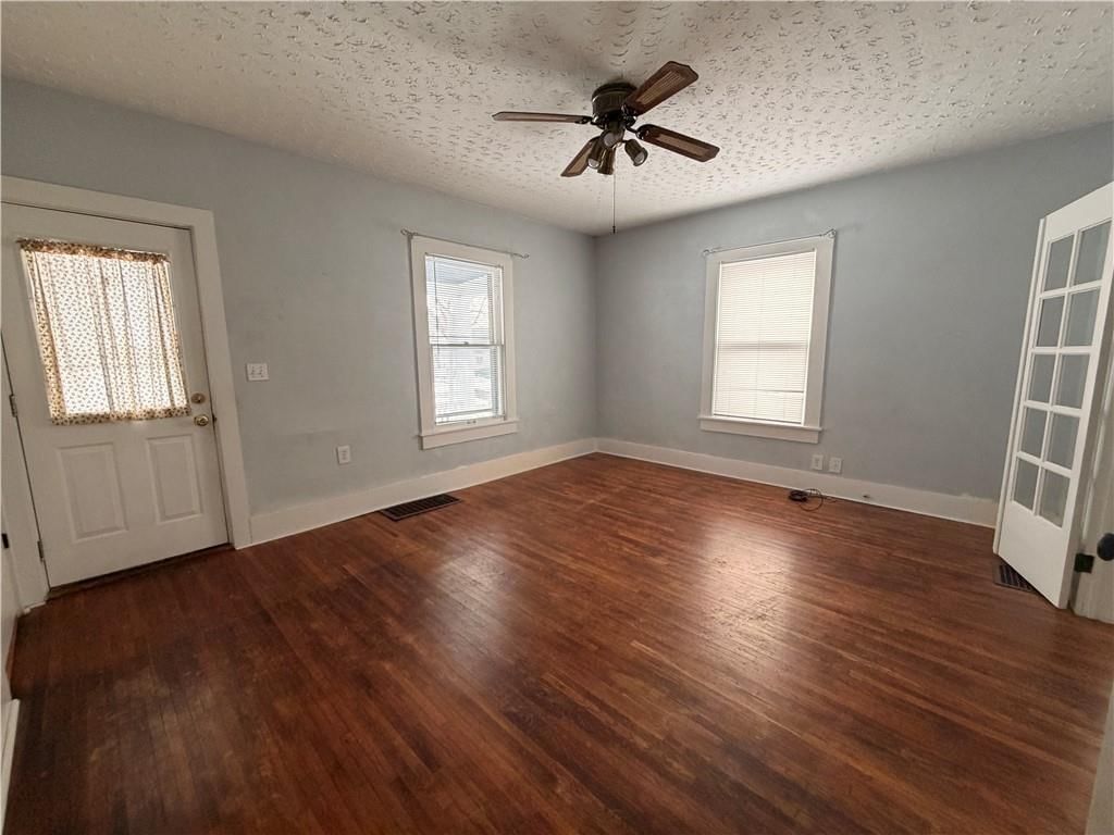 207 W Market Street — photo 3