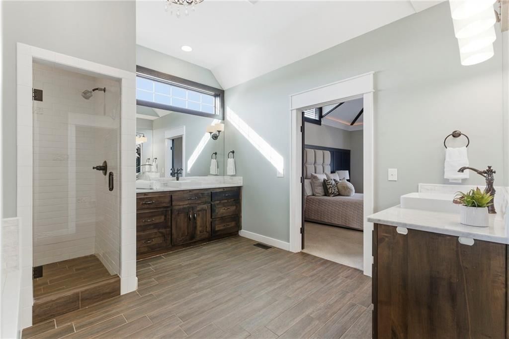 10516 N Hedges Avenue — photo 34