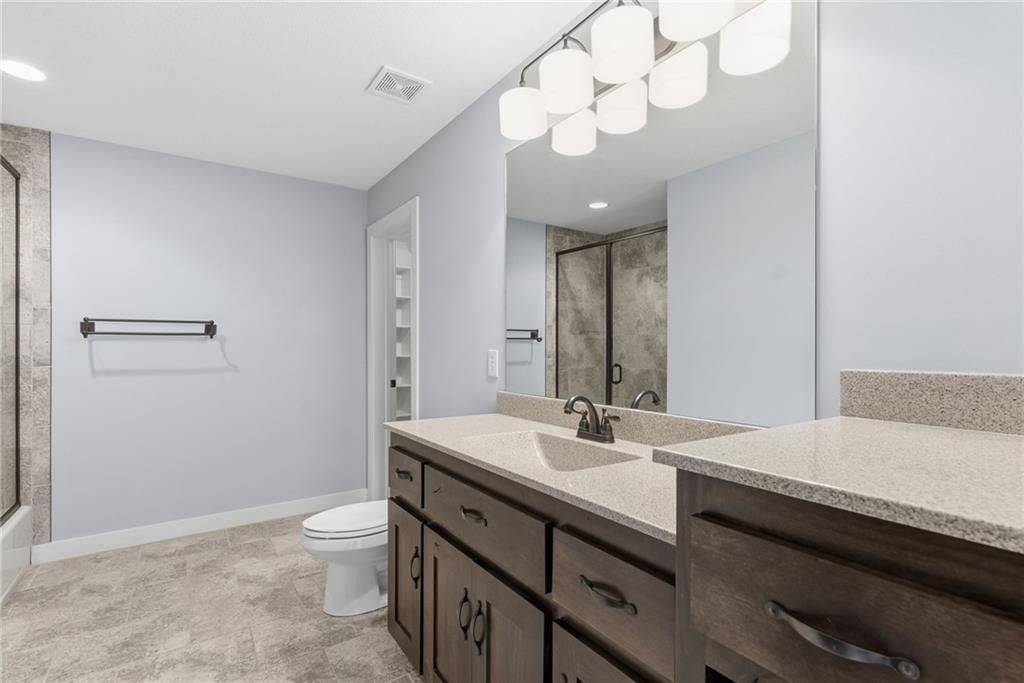 10516 N Hedges Avenue — photo 37