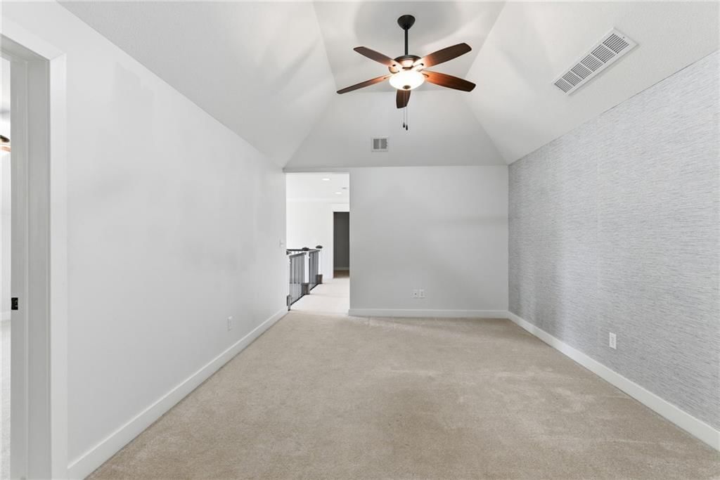 10516 N Hedges Avenue — photo 42