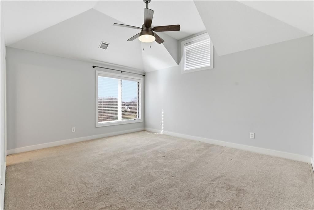 10516 N Hedges Avenue — photo 44