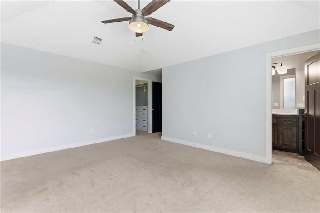 10516 N Hedges Avenue — photo 45