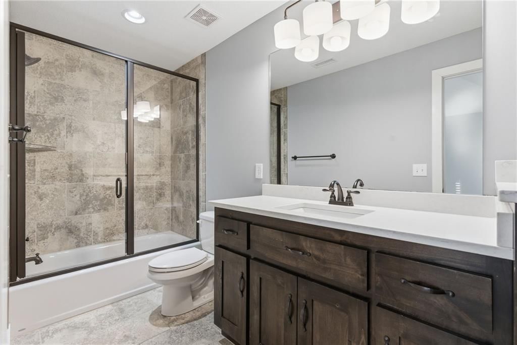 10516 N Hedges Avenue — photo 46
