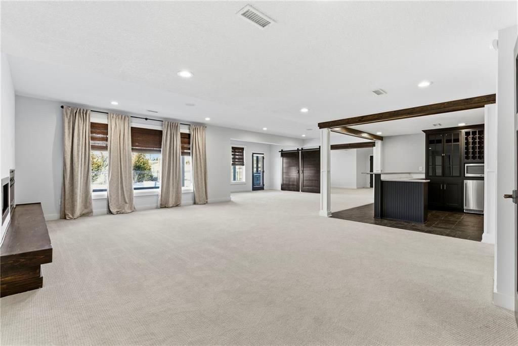 10516 N Hedges Avenue — photo 48