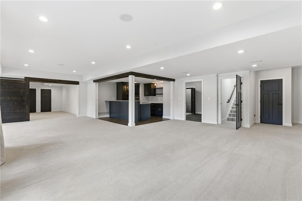10516 N Hedges Avenue — photo 49