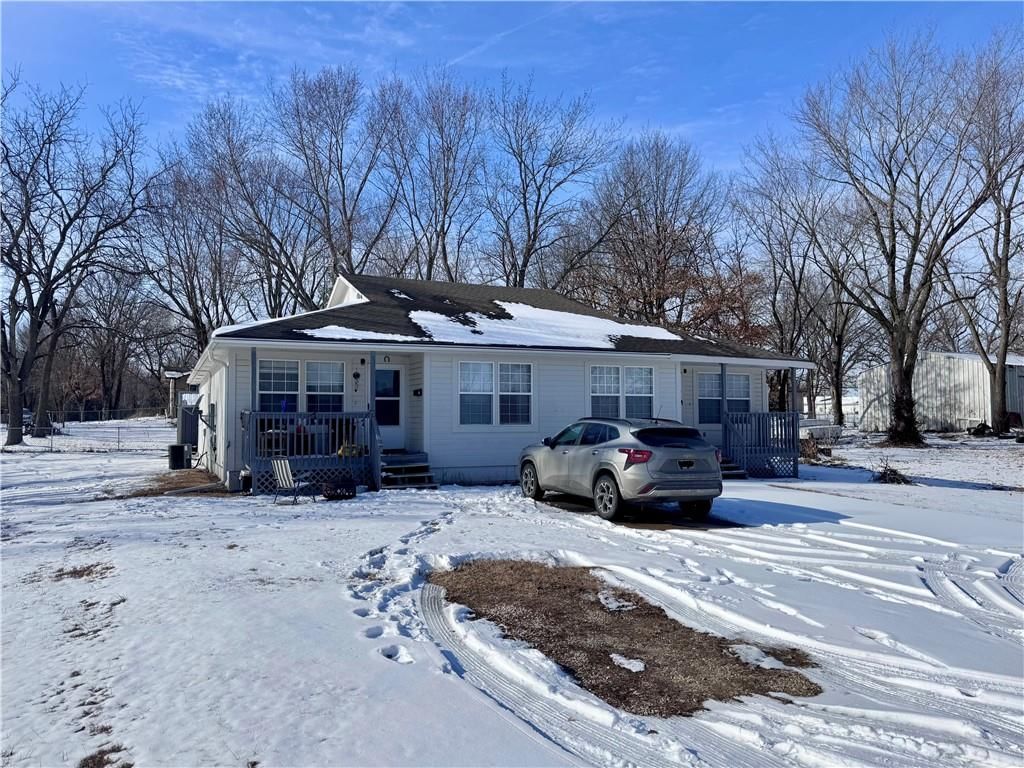 206 N Elm Street — photo 2