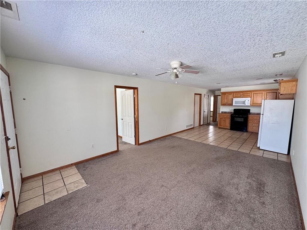 206 N Elm Street — photo 4