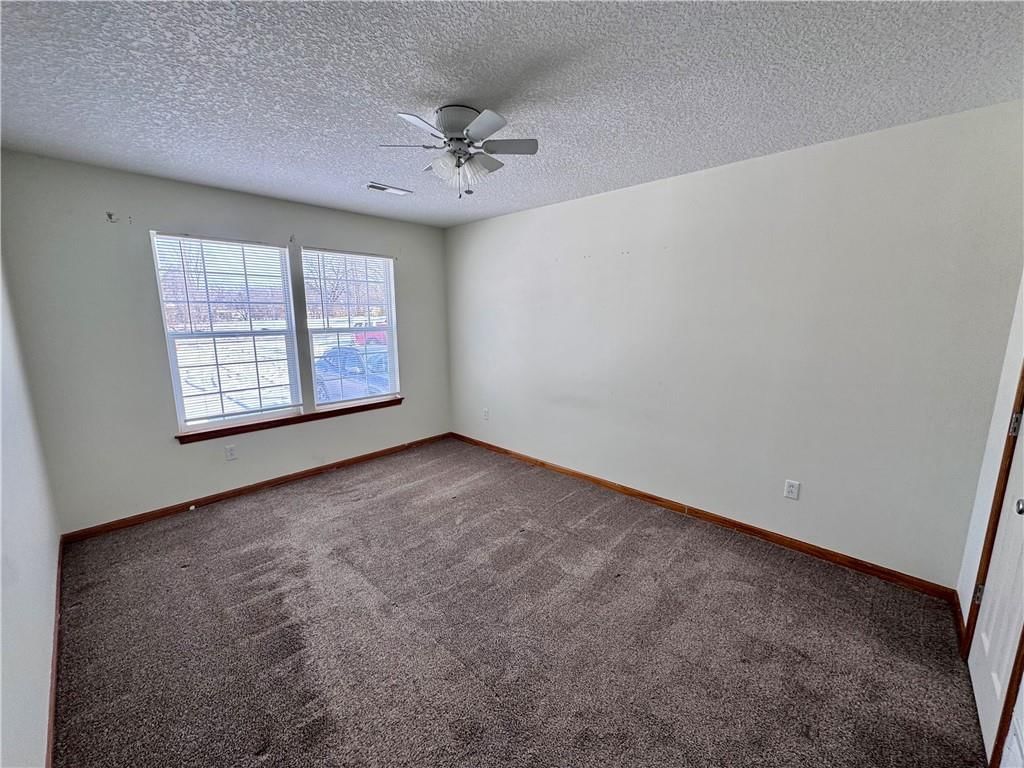 206 N Elm Street — photo 7
