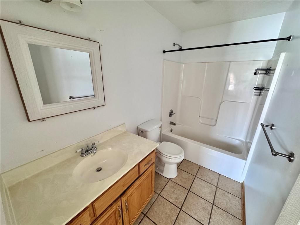 206 N Elm Street — photo 9