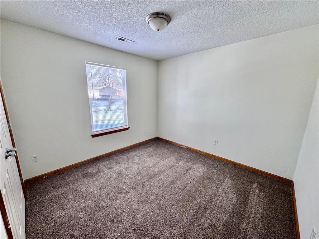 206 N Elm Street — photo 13