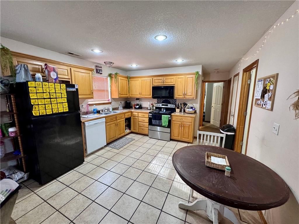 206 N Elm Street — photo 16