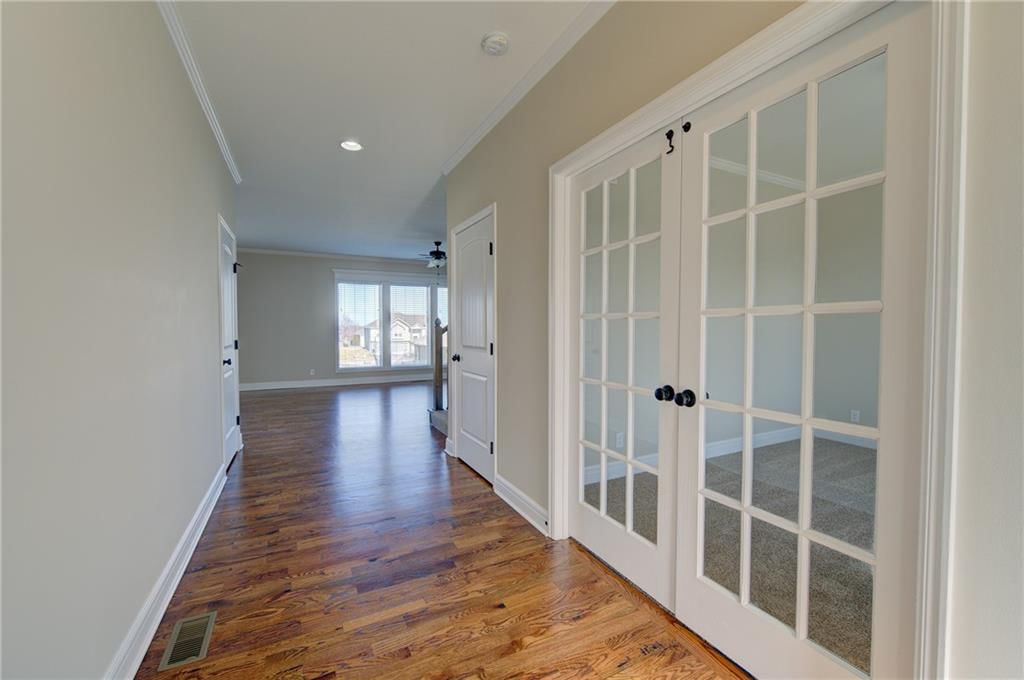 1001 SE Forest Ridge Court — photo 2