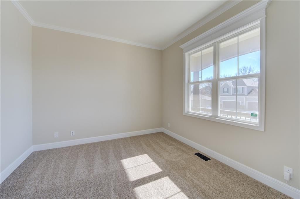 1001 SE Forest Ridge Court — photo 3