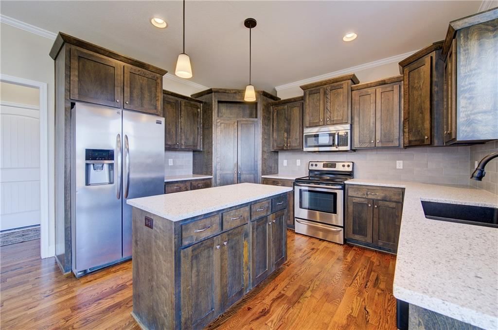 1001 SE Forest Ridge Court — photo 9