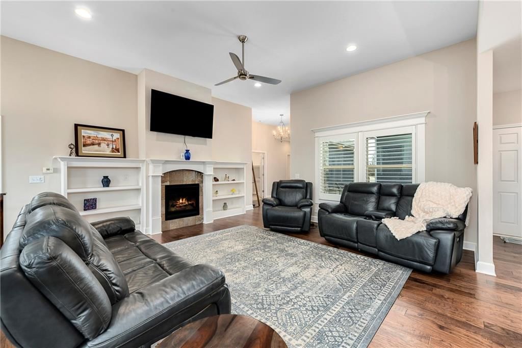 4925 Tallgrass Street — photo 28