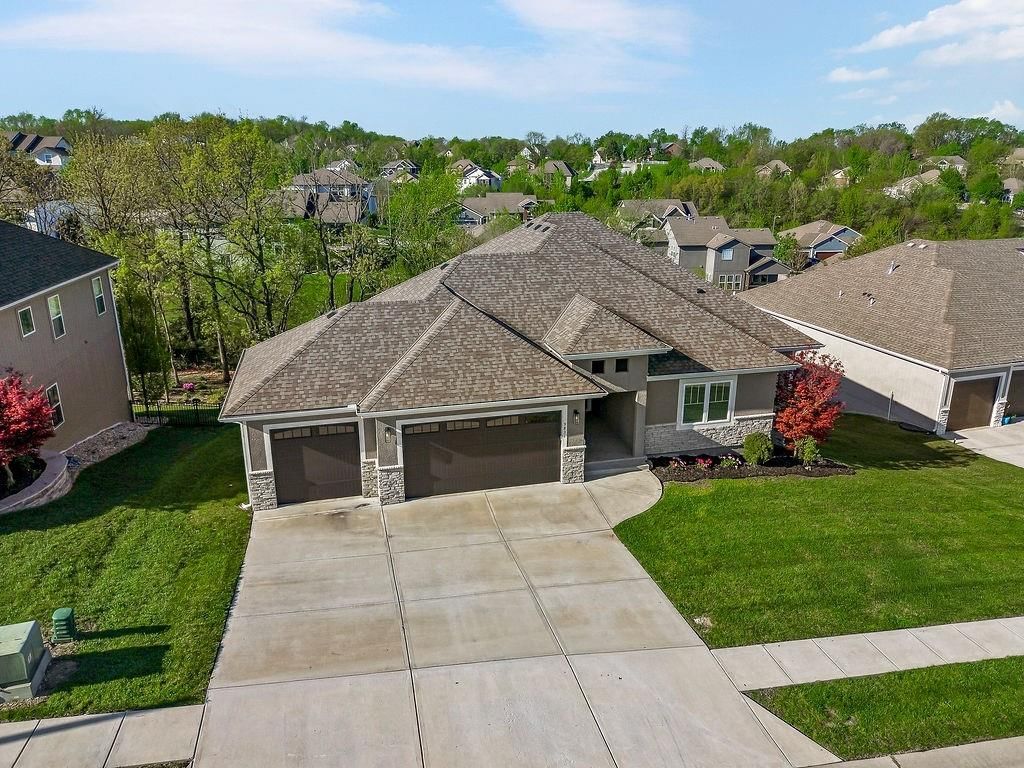 9831 Promenade Drive — photo 2