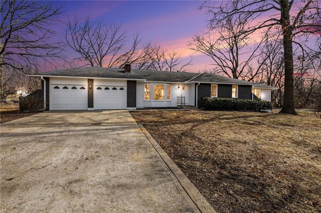 960 Glengera Street, Peculiar, MO