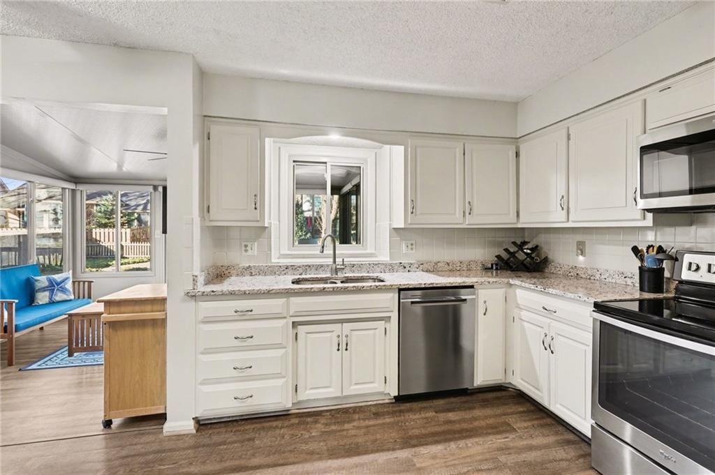 11712 Hardy Street — photo 8
