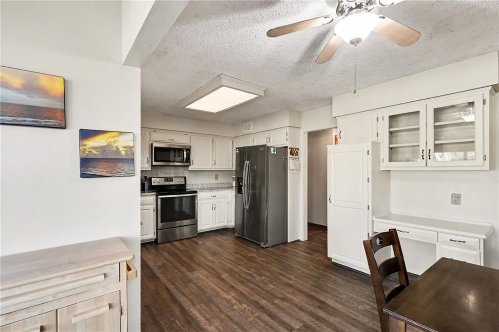 11712 Hardy Street — photo 10