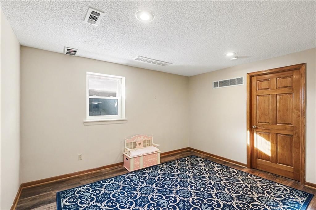 11712 Hardy Street — photo 27