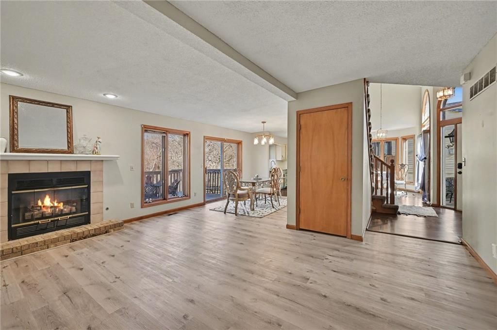 6530 N Revere Drive — photo 5