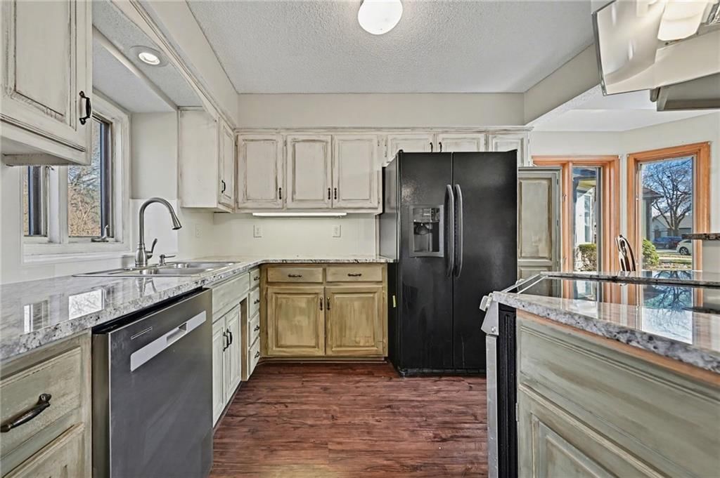 6530 N Revere Drive — photo 7