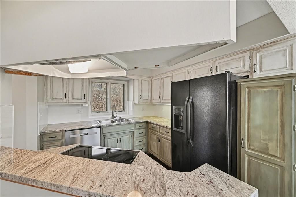 6530 N Revere Drive — photo 8