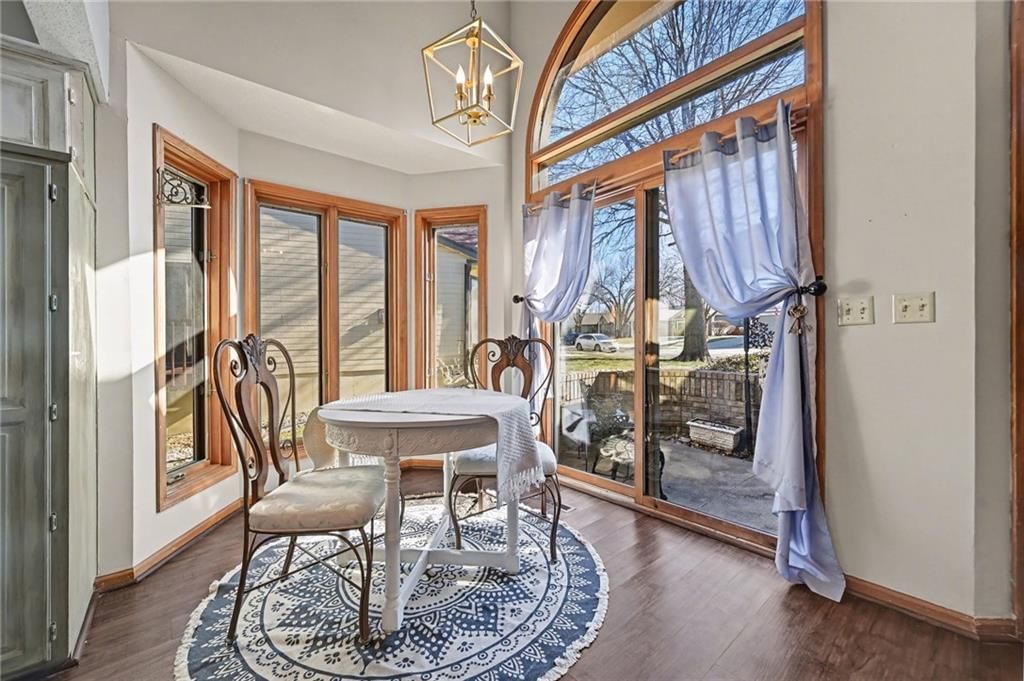 6530 N Revere Drive — photo 10