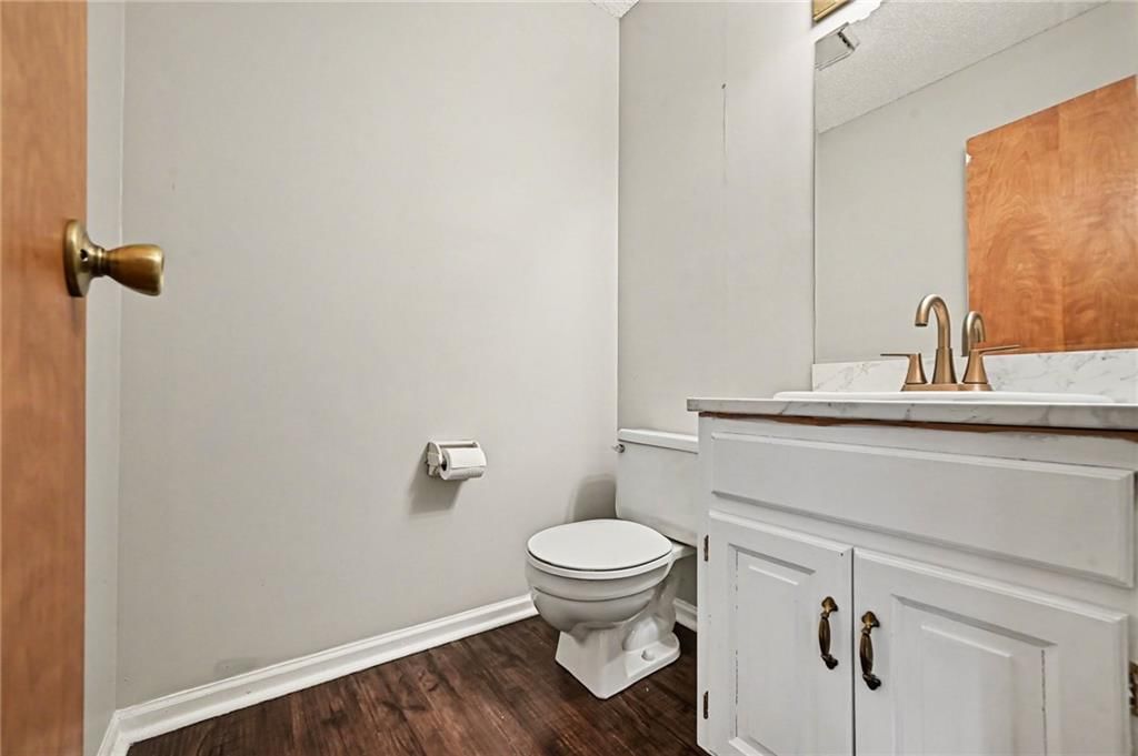 6530 N Revere Drive — photo 11